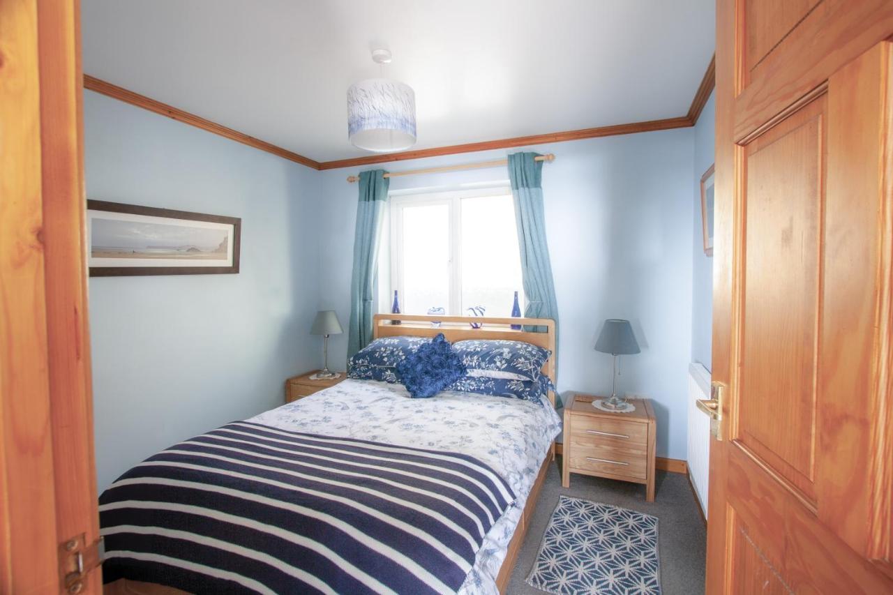 Bronllys Farm Coastal Self-Catering Apartment ลาแนคลี ภายนอก รูปภาพ